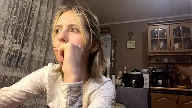 CharmingBlonde live sex cam