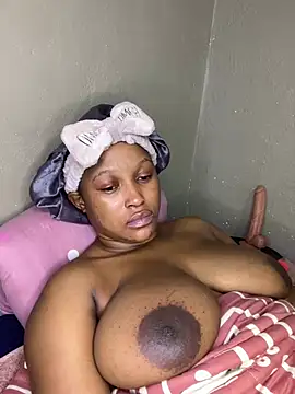 Bellabootie's cam snapshot