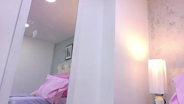 MiaaBlake_'s cam snapshot