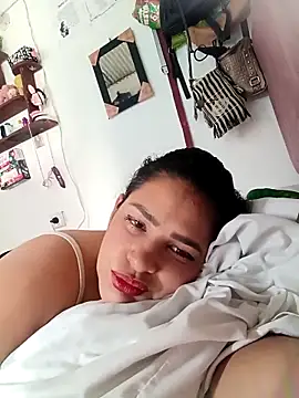 Hugueboobs_chantall_'s cam snapshot