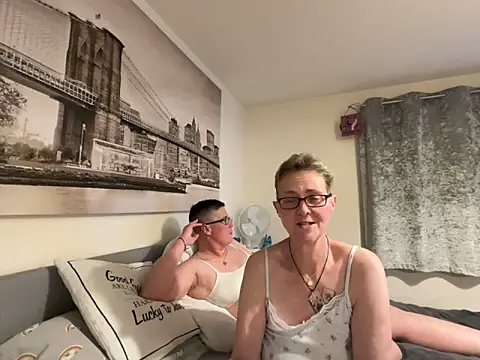 Curvy-Jinx's cam snapshot