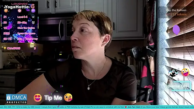 YogaHottie76's cam snapshot