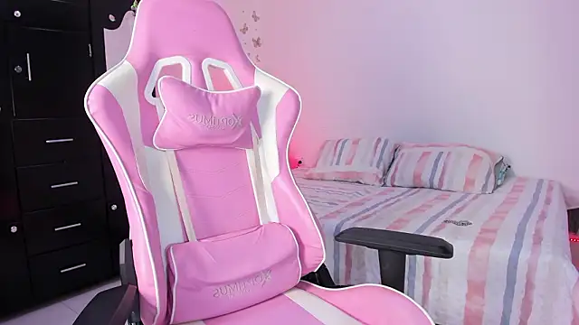 Adrian_Prime_'s cam snapshot