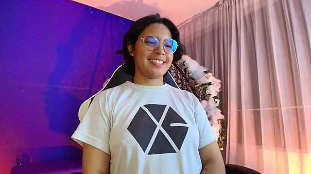 Emmapark_'s cam snapshot