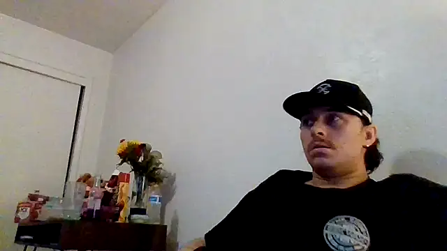 Tallhungandcloudy's cam snapshot