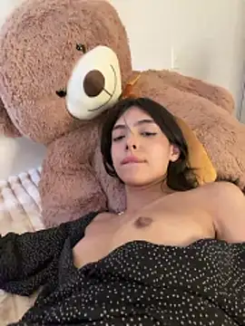 ZaraLuuv's cam snapshot