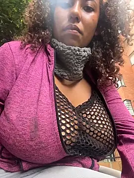 lauraltt live sex cam