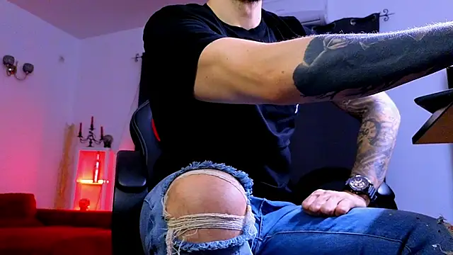 MightyAaron66's cam snapshot