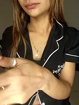 LOVELY_BABYJI's cam snapshot