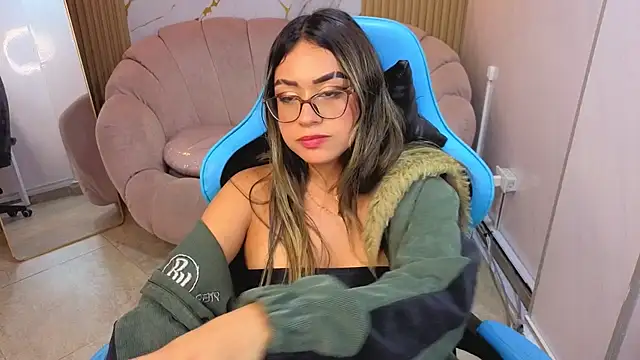 Katyy_b_'s cam snapshot