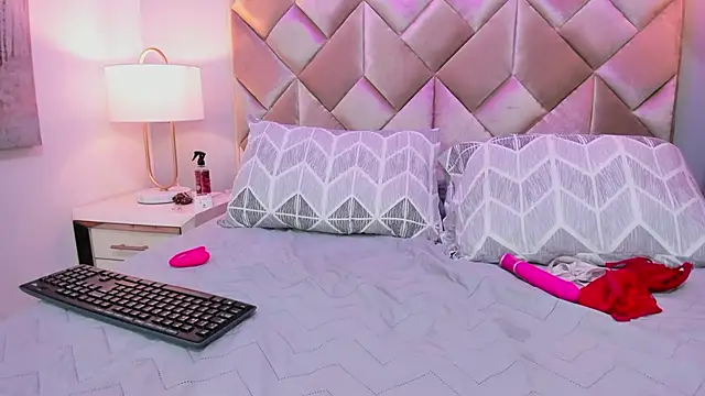 CandyLips_4's cam snapshot