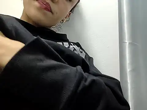 CharlotteKravizz's cam snapshot