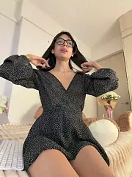 ZaraLuuv live sex cam