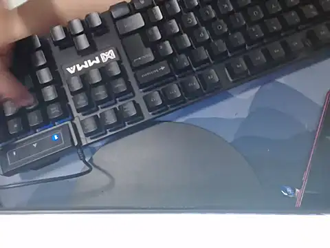 Rose_slut_squirt's cam snapshot