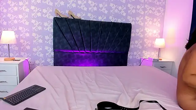 _MilaRose_'s cam snapshot