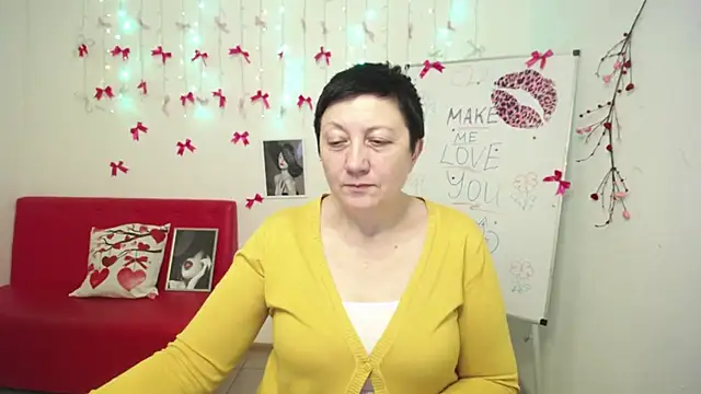 EmilyL0ve's cam snapshot