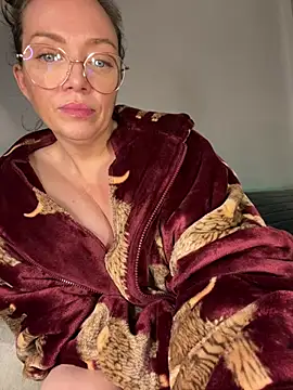 FemDom_RubyKnightXXO live sex cam