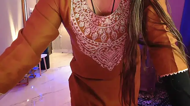 Mitikaa live sex cam