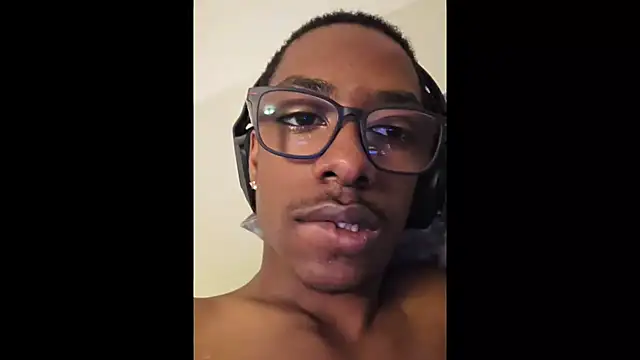 hormoneactivated's cam snapshot