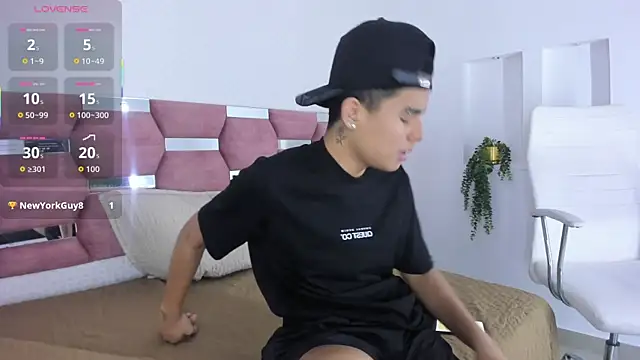 James_Monroe_'s cam snapshot