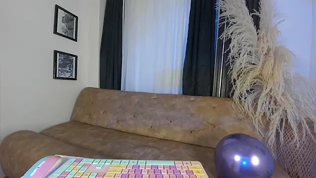 Aleja_miller1703's cam snapshot