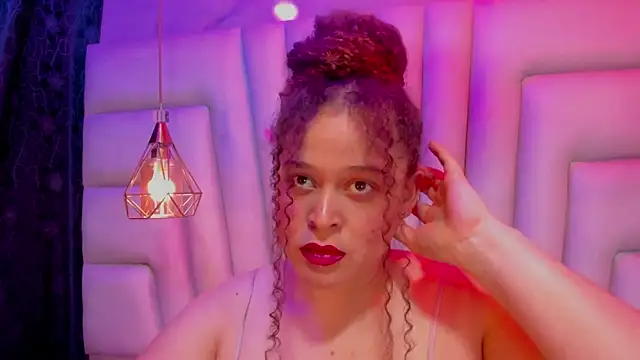 IrinaVoshh_'s cam snapshot