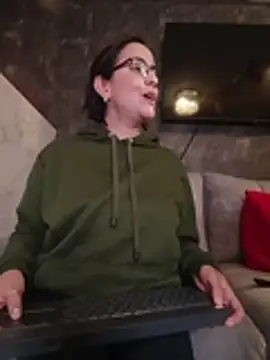 IsisBlake's cam snapshot