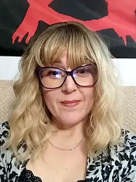 Amelialove42's cam snapshot