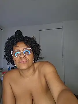 corinastonee's cam snapshot