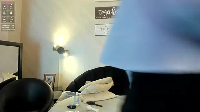 Emilia_Bons's cam snapshot