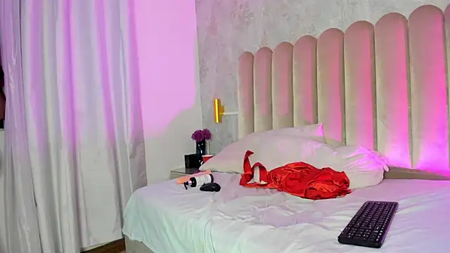 Alanna-Rose's cam snapshot