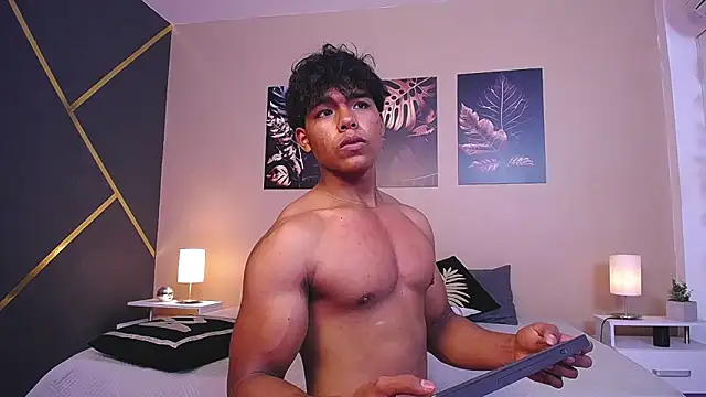 DanielHaloran live sex cam