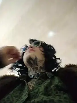 taaylor33's cam snapshot