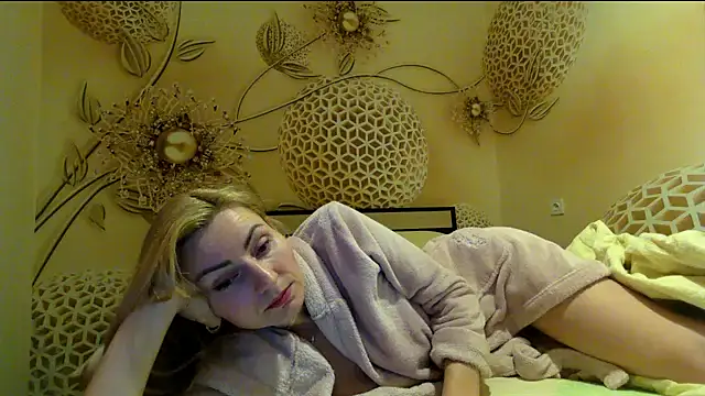 Yourrealgirl's cam snapshot