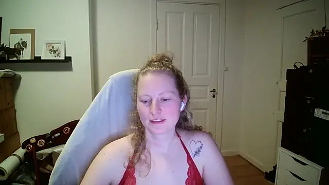 Girlnina-1995's cam snapshot