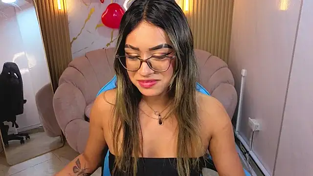 Katyy_b_'s cam snapshot