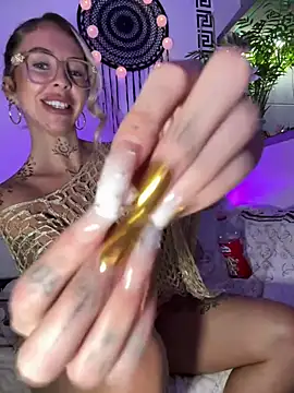 CheekyChels's cam snapshot