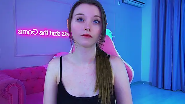 KeiraAsti live sex cam