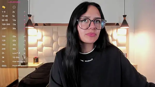 NiccolleHall's cam snapshot