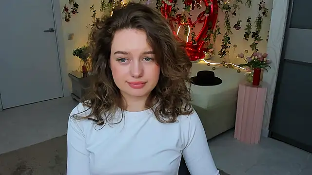 MiracleCurly live sex cam