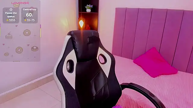 Raven_love's cam snapshot