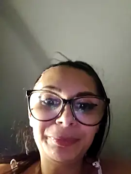 HiddendesireXO01's cam snapshot