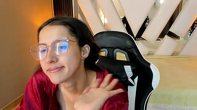 Linda4Petite live sex cam