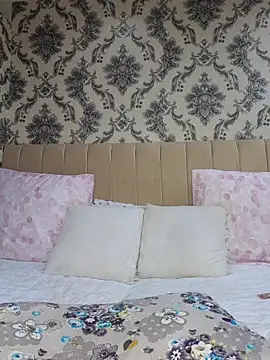 Thasha8 live sex cam