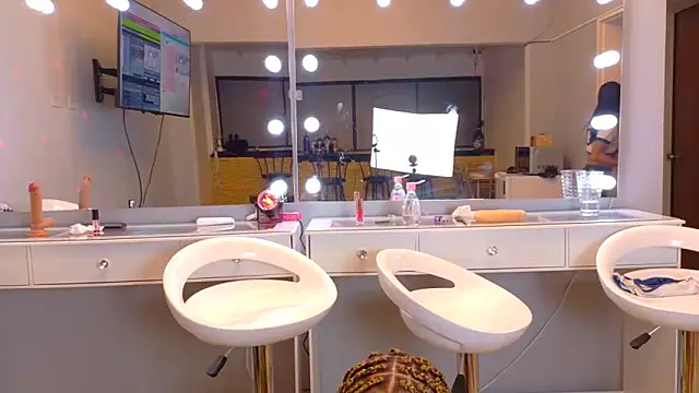 chocolatecrememia live sex cam