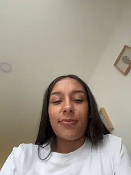 Brunettecollins05 live sex cam