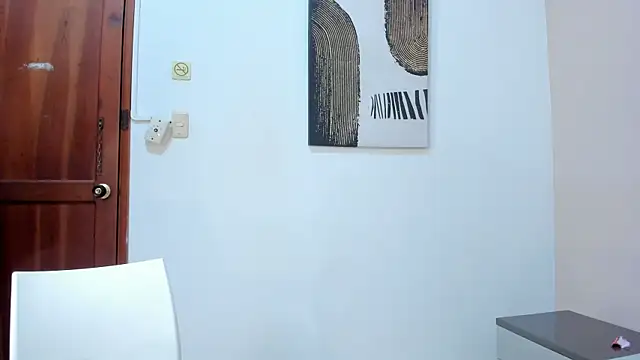 VaiaLowell live sex cam