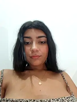 Sweed-virgin-pussy live sex cam