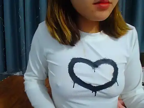 Luna_babyy live sex cam