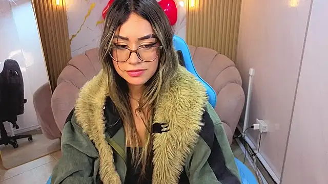 Katyy_b_'s cam snapshot